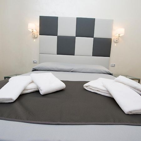 Grey&White Roma Quarto foto