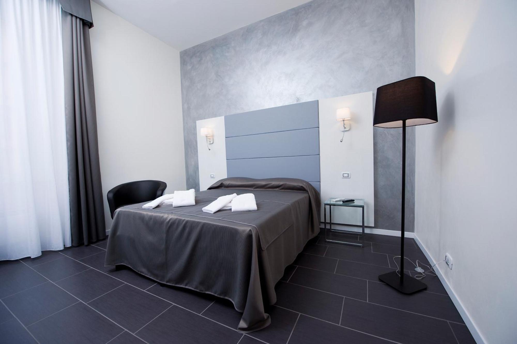 Grey&White Roma Quarto foto